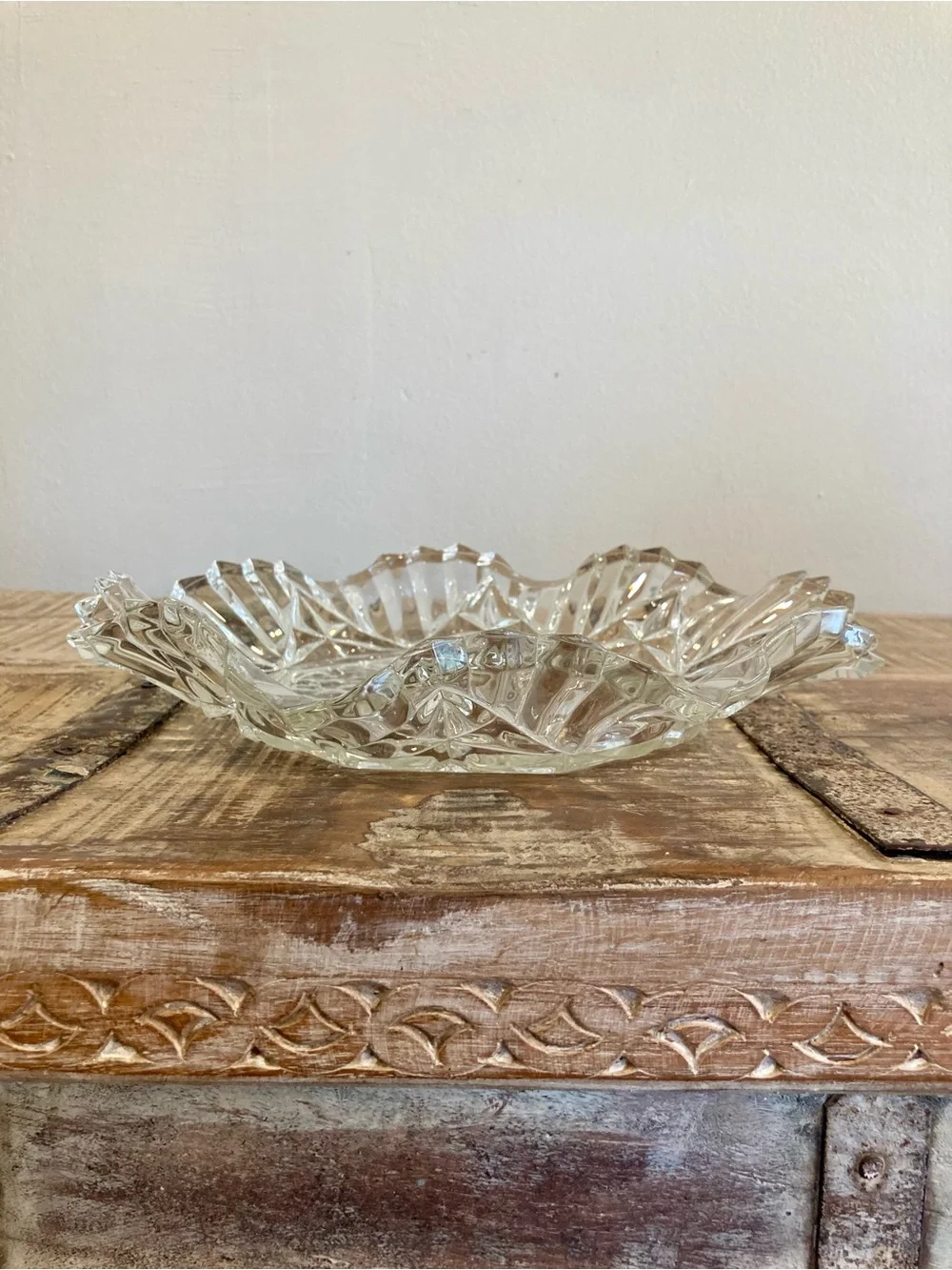 Vintage Pressed Glass Fruit Design Ruffle Edge 11” Bowl Federal Glass Pioneer